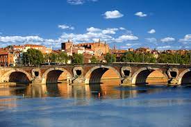 A picturesque bridge in Toulouse, France.