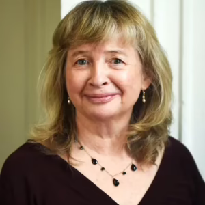 Portrait of Caroline Gear, Executive Director.