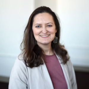 A portrait of Elizabeth Sukhovskaya, ESOL teacher at ILI.