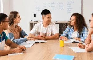 Intensive English Program vs Regular English Classes: Which Works Better?